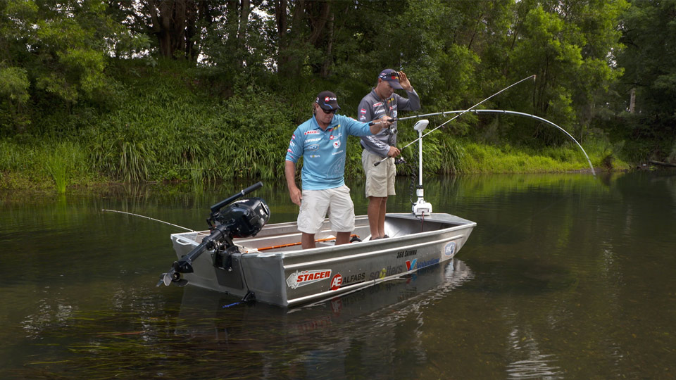https://www.lowrance.com/globalassets/lowrance/products/by-activity/inland-fishing/au---freshwater-fishing/freshwater_fishing_activity_page_banner_bass_creek_reel_action.jpg