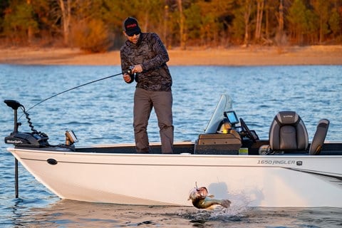 Lake Fishing - Fish Finders - Gear and Equipment