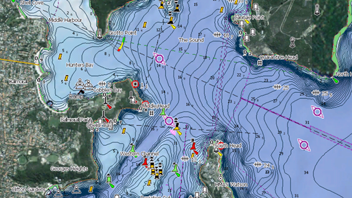 C-MAP REVEAL  Lowrance USA